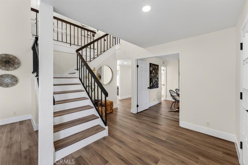 1070 South Road Runner Road Anaheim, CA 92807 - Photo 7 of 70