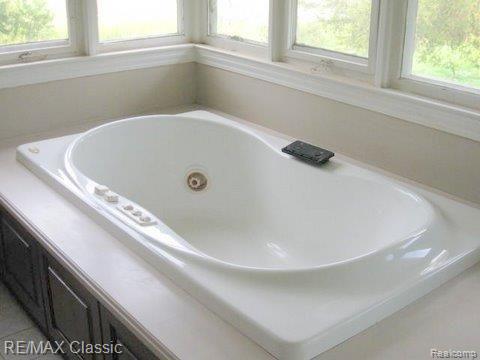 1604 West Commerce Road Milford, MI 48380 - Photo 6 of 6 Commerce W. 1604 pre-list 9-9-09 (24).JPG