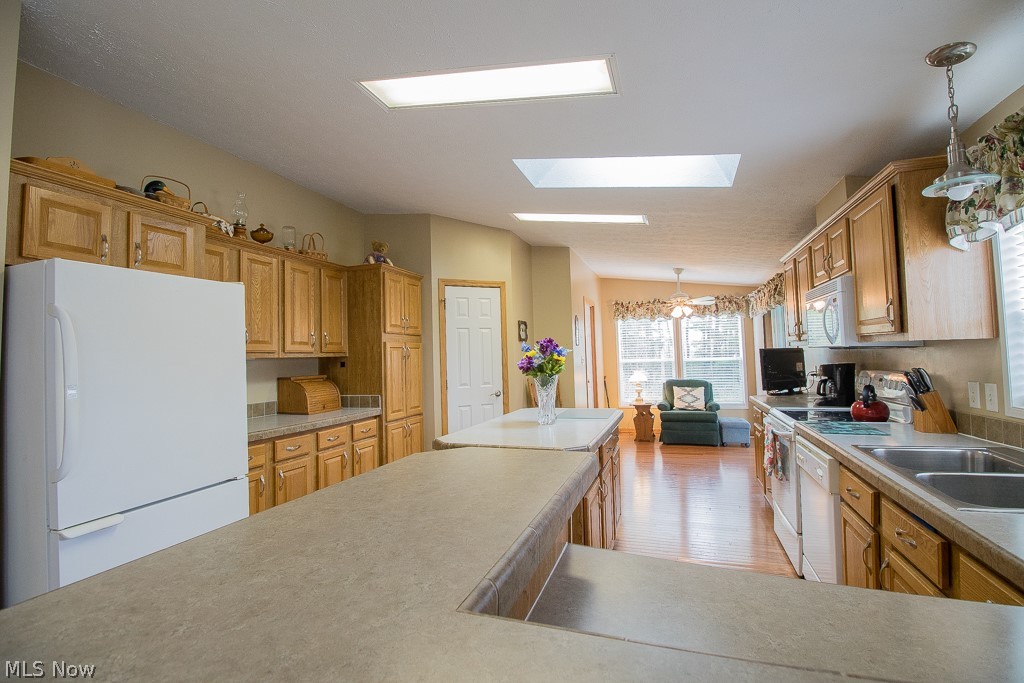 681 Woodlawn Road Chardon, OH 44024 - Photo 17 of 35