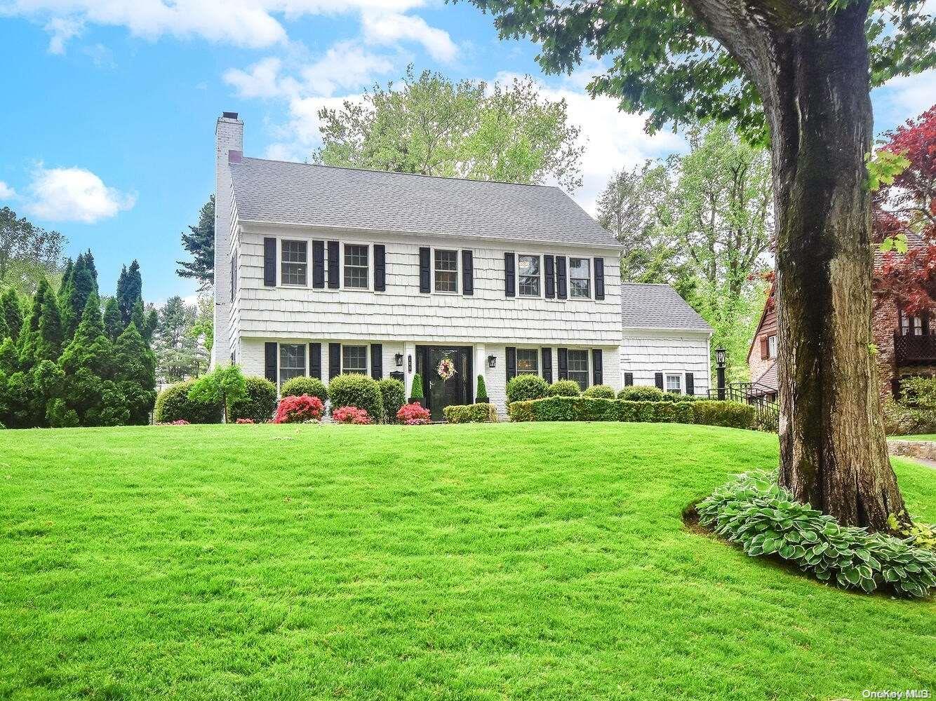 105 Abbey Road Manhasset, NY 11030 - Photo 1 of 1 Gallery Image 1