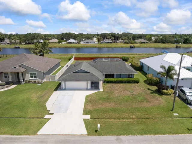 $489,000 | 162 Southwest Dalton Circle, Port St. Lucie, FL 34953