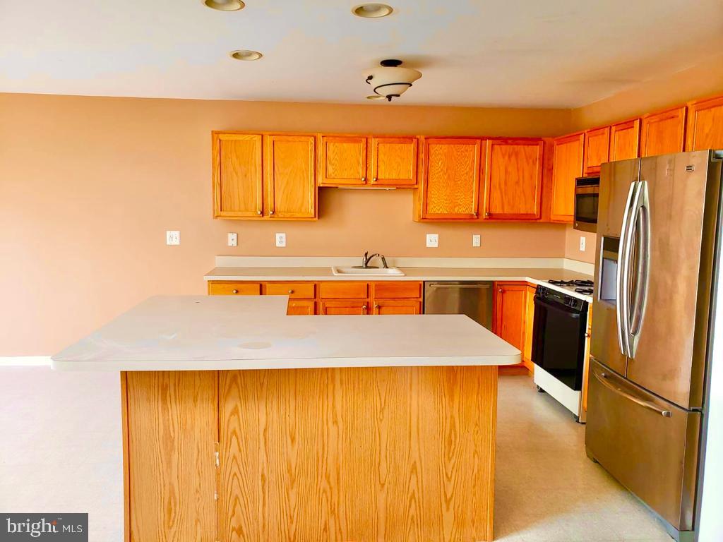Kitchen with island