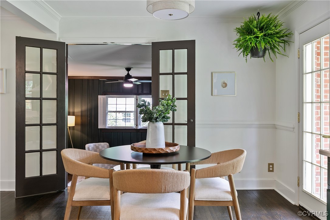 7660 Cherokee Road Richmond, VA 23225 - Photo 17 of 36 a dining room with furniture and window