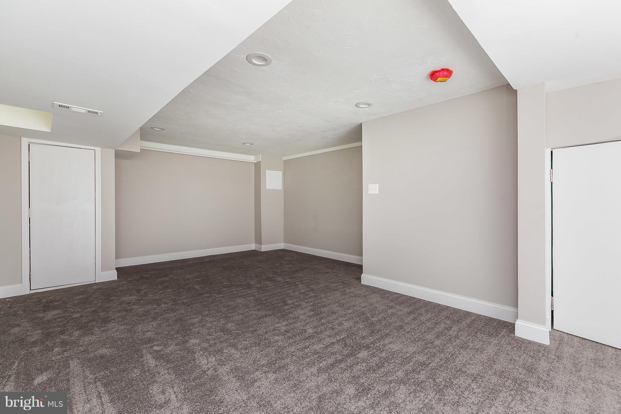 960 Middlesex Road Essex, MD 21221 - Photo 21 of 29 a view of an empty room