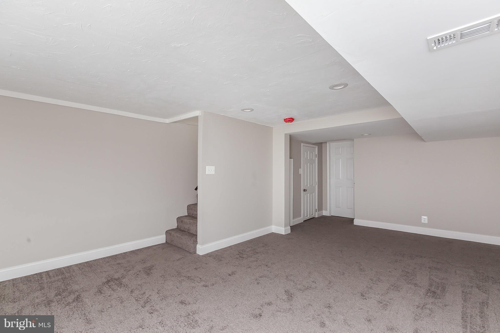 960 Middlesex Road Essex, MD 21221 - Photo 23 of 29 a view of an empty room