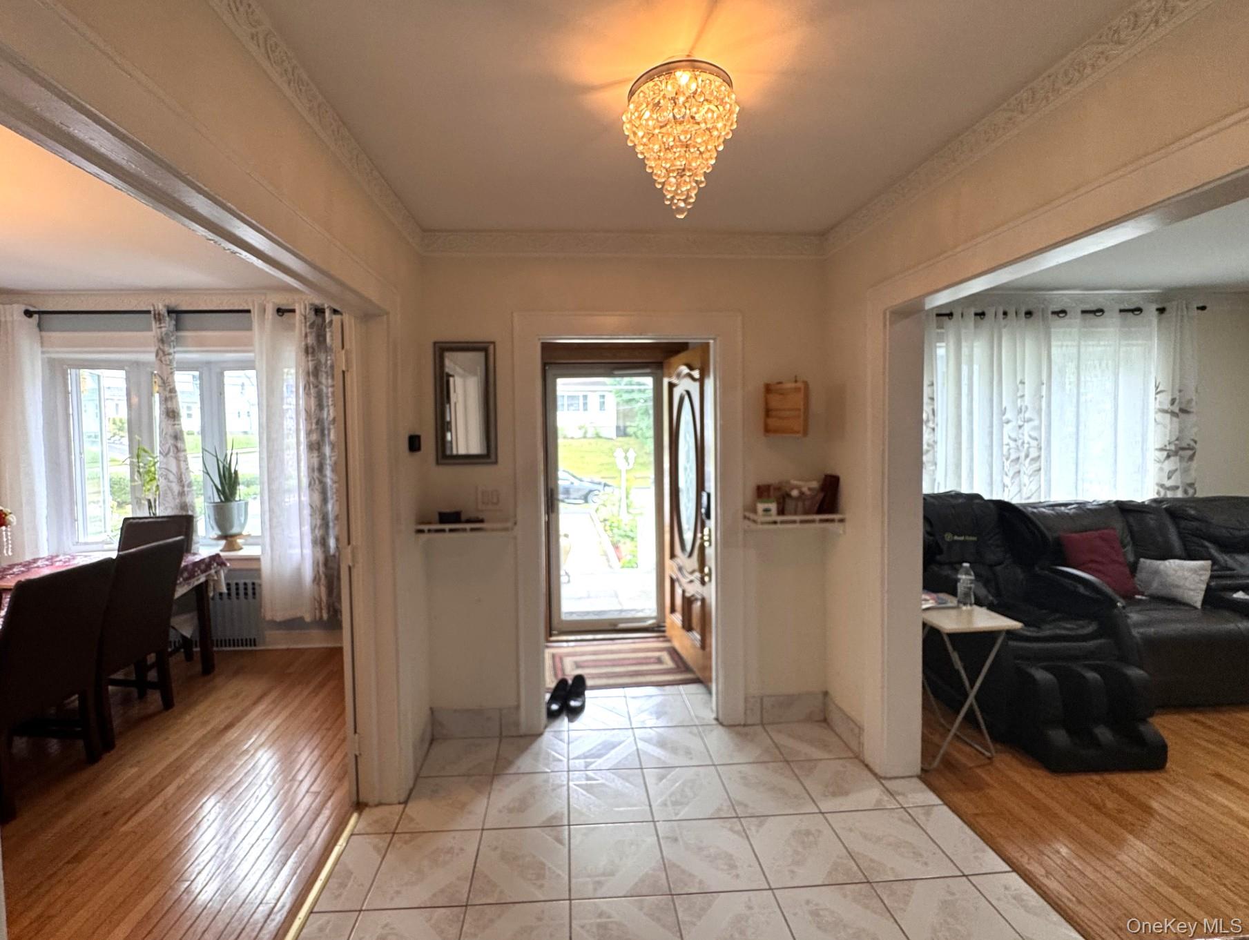 36 Earle Place New Rochelle, NY 10801 - Photo 4 of 36