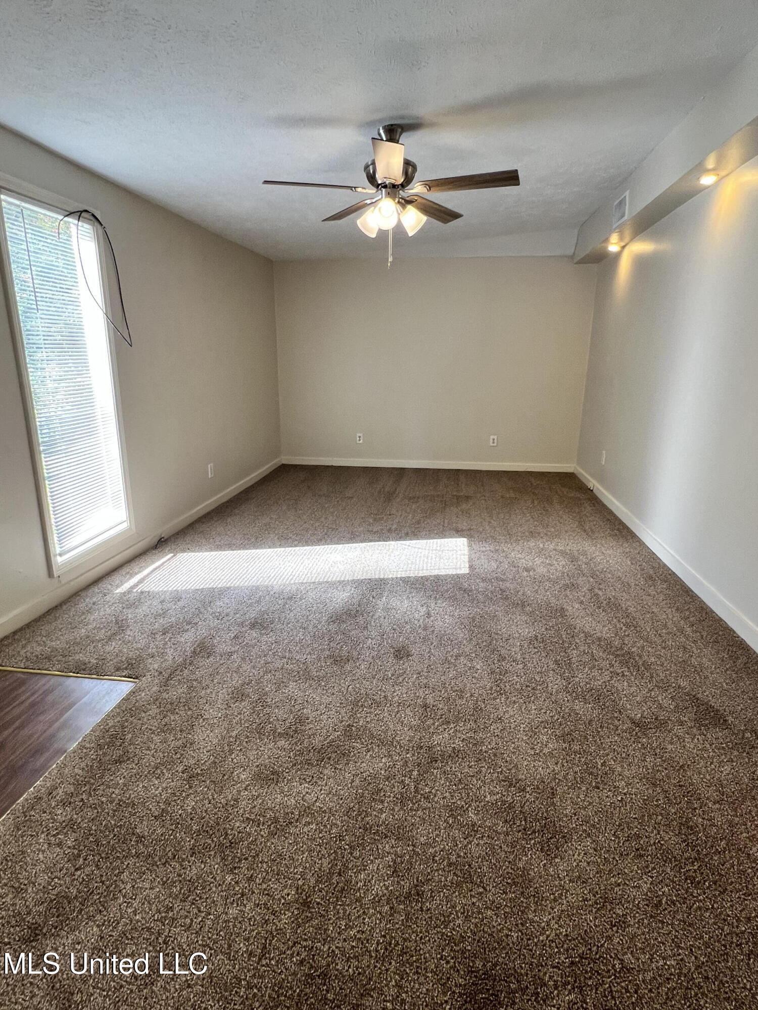 301 Cooper Road Jackson, MS 39212 - Photo 13 of 15 Primary Bedroom