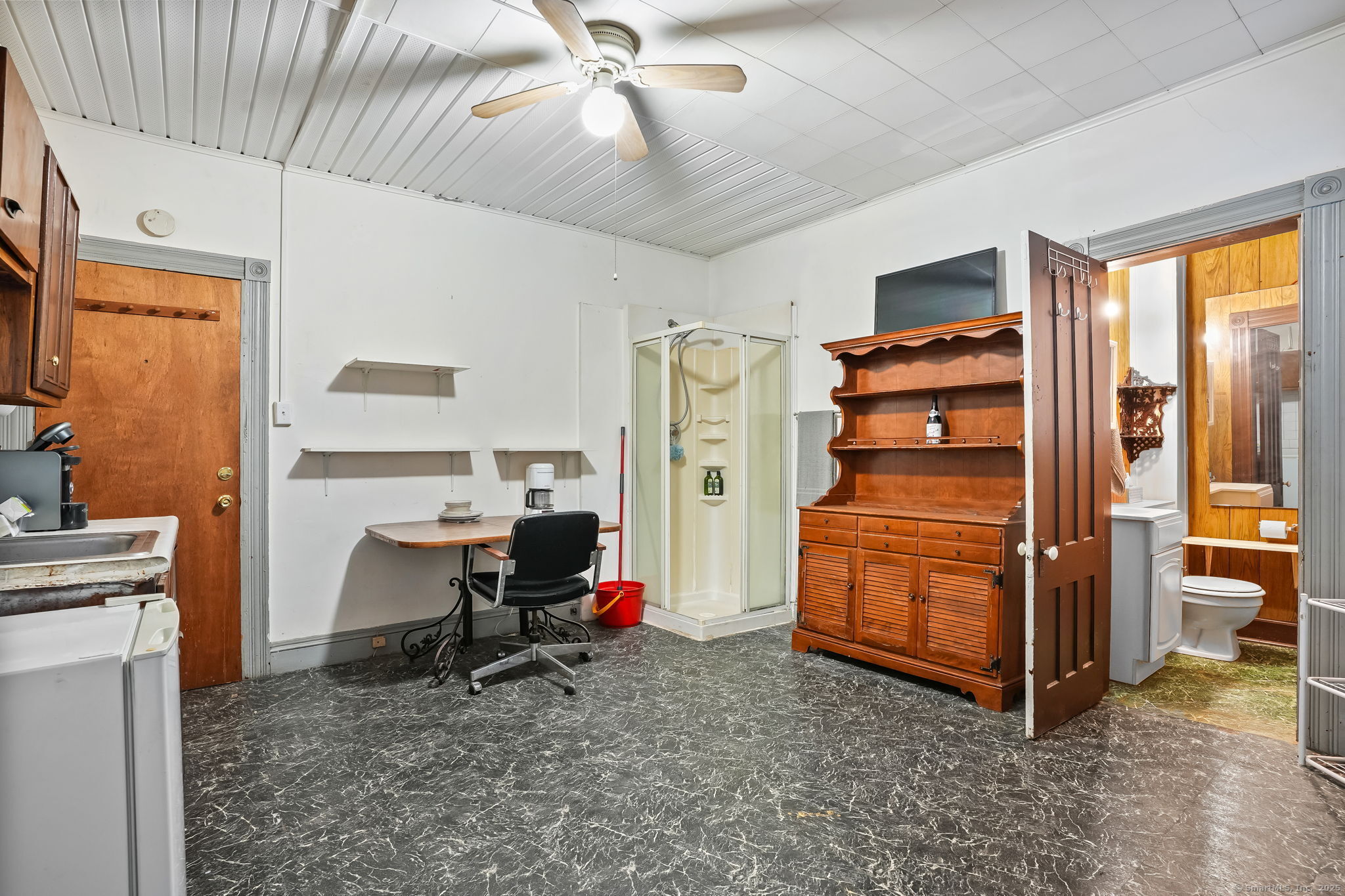 357 Norman Street Bridgeport, CT 06605 - Photo 4 of 20