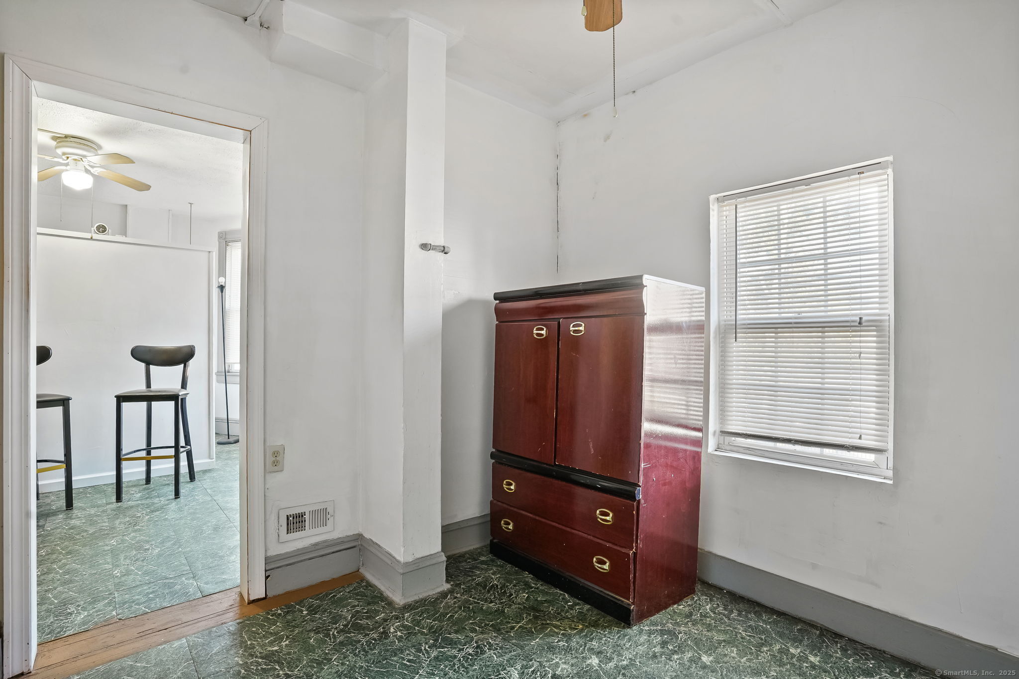 357 Norman Street Bridgeport, CT 06605 - Photo 5 of 20