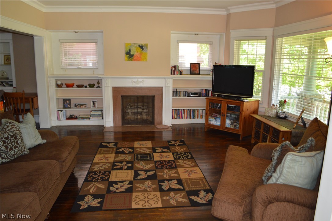 2976 East Overlook Road Cleveland, OH 44118 - Photo 4 of 34 Gallery Image 4