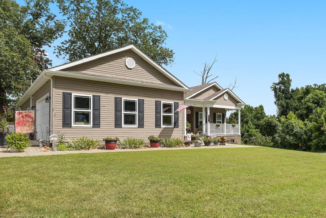 23 Woodville Road Grayson, KY 41143 - Photo 2 of 44
