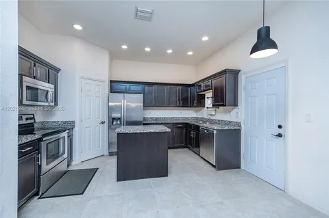$365,000 | 2343 Southeast 16th Place, Homestead, FL 33035