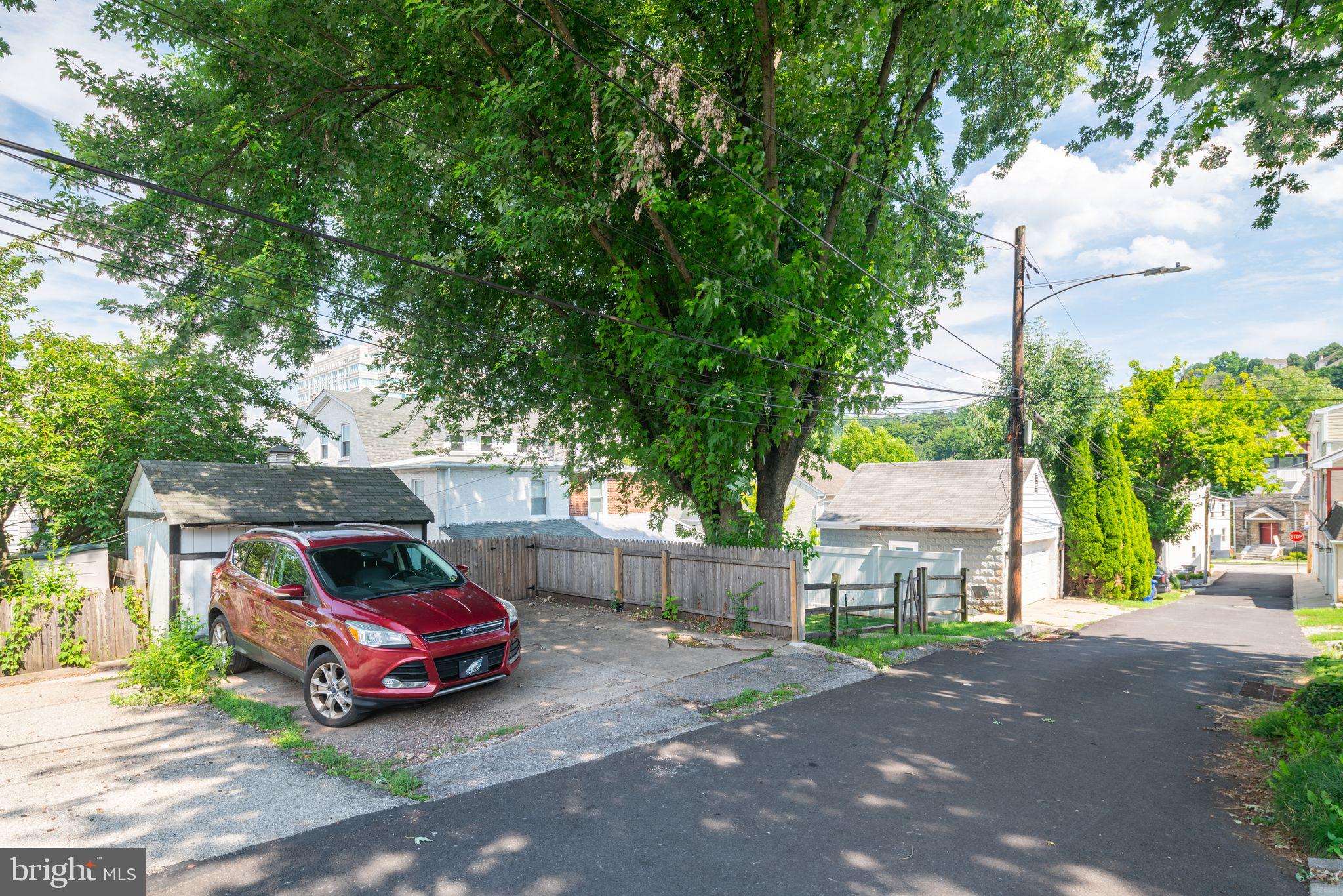 19 Merion Avenue Conshohocken, PA 19428 - Photo 18 of 27 Parking