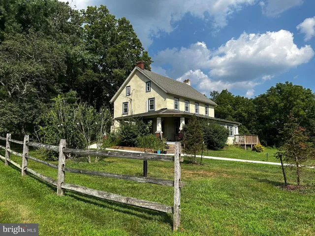 $2,000 | 1239 Salford Street, Unit 2, Harleysville, PA 19438