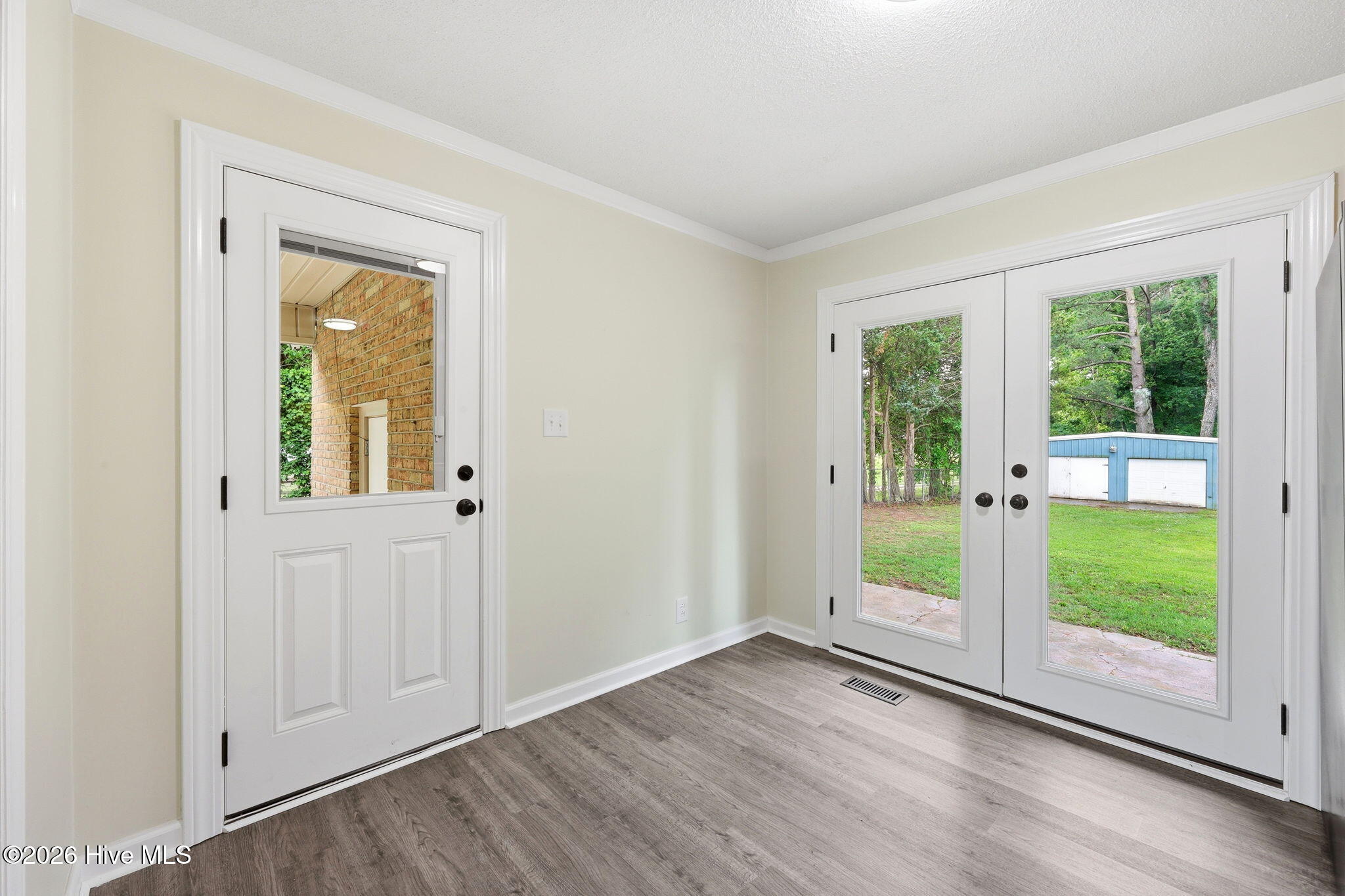 1040 Broad Creek Road New Bern, NC 28560 - Photo 11 of 47 14-web-or-mls-0C0A7740