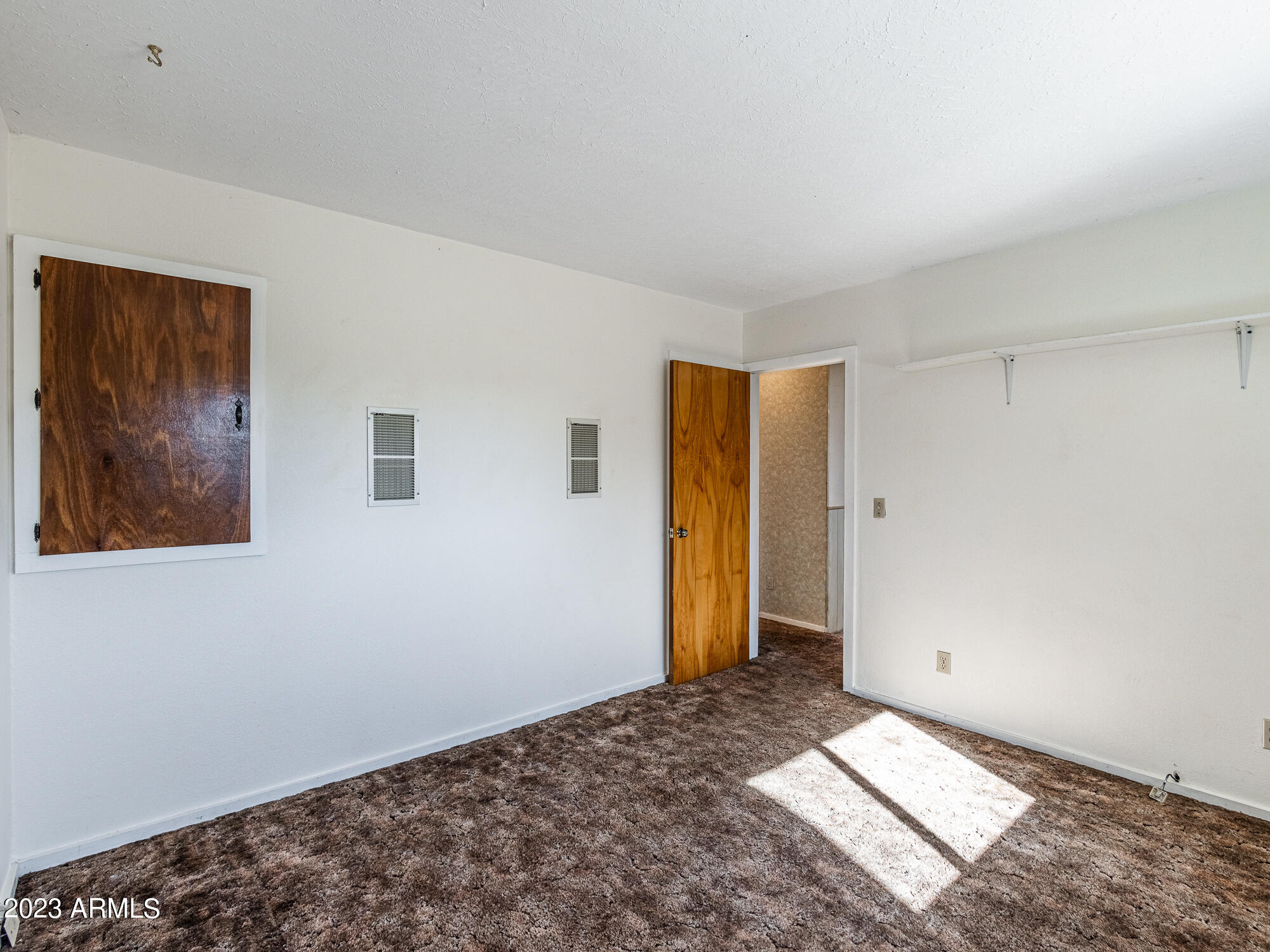 18508 Peeples Valley Road Peeples Valley, AZ 86332 - Photo 26 of 47 18508 S Peeples Valley Rd-23