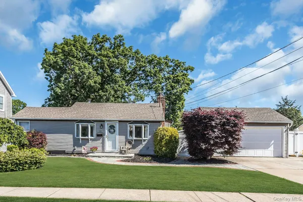 $719,000 | 173 North Kings Avenue, Massapequa, NY 11758