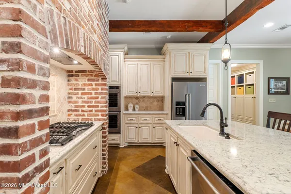 $679,000 | 73 Eola Trail Northeast, Brookhaven, MS 39601