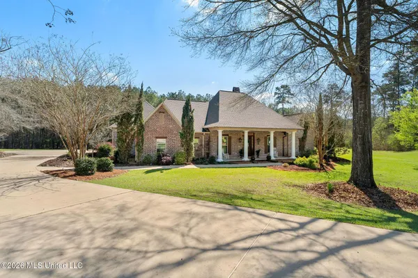 $679,000 | 73 Eola Trail Northeast, Brookhaven, MS 39601