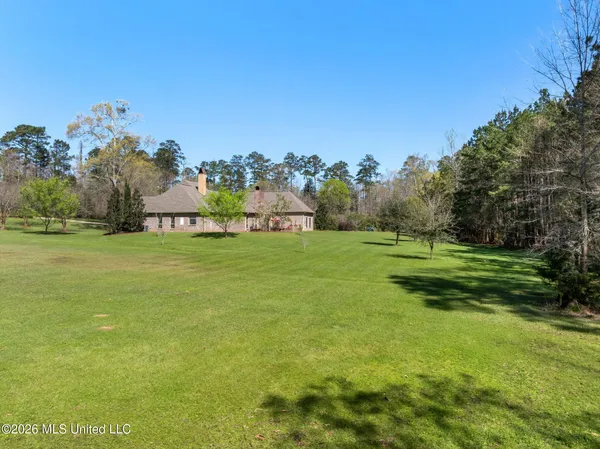 $679,000 | 73 Eola Trail Northeast, Brookhaven, MS 39601