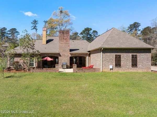 $679,000 | 73 Eola Trail Northeast, Brookhaven, MS 39601
