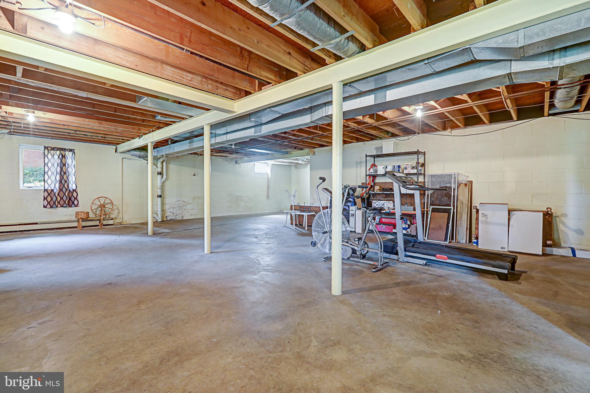 824 Windsor Road Cumberland, MD 21502 - Photo 25 of 28 Easily put another bedroom in this space!