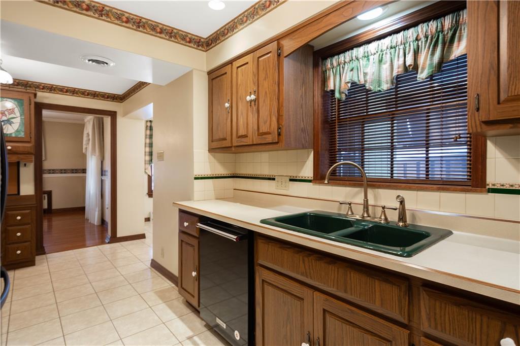 1533 Rostraver Street Monessen, PA 15062 - Photo 17 of 44 Gallery Image 17