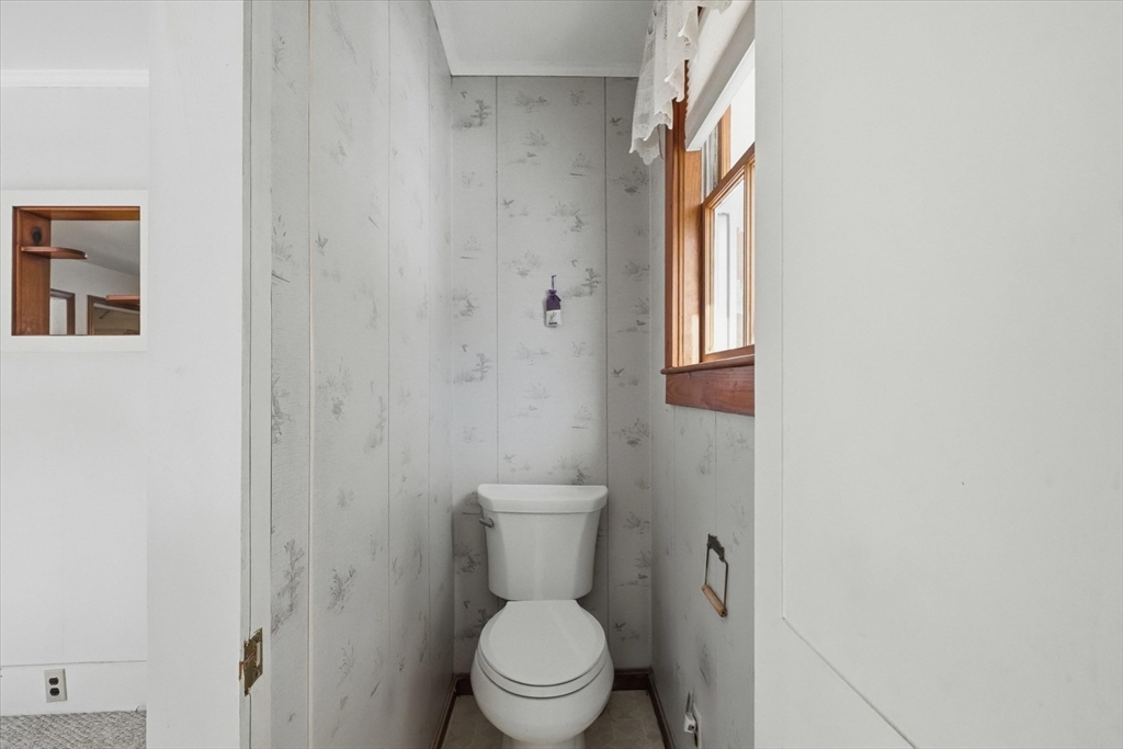 129 Whittier Road Haverhill, MA 01830 - Photo 13 of 42 Gallery Image 13