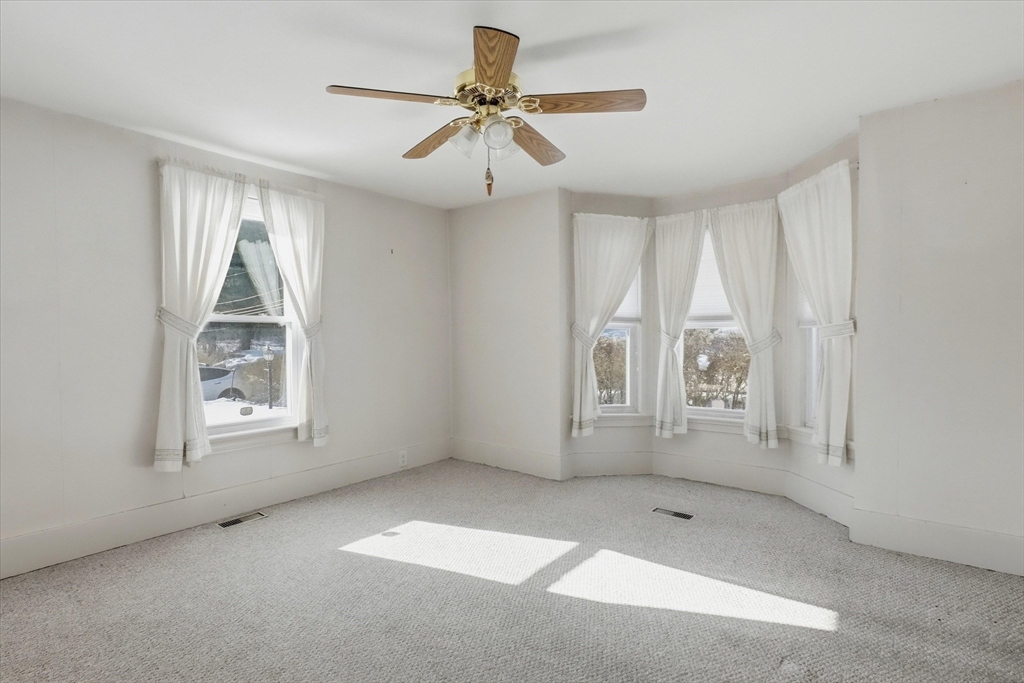 129 Whittier Road Haverhill, MA 01830 - Photo 9 of 42 Gallery Image 9