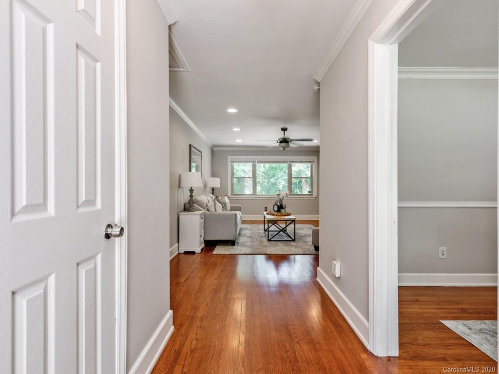 5609 Murrayhill Road Charlotte, NC 28210 - Photo 4 of 27 Gallery Image 4
