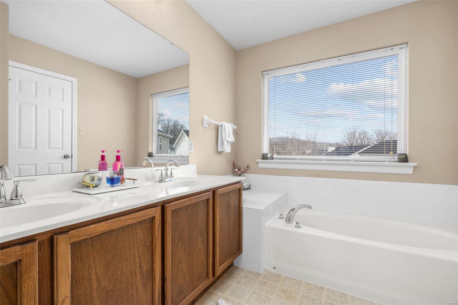 586 Brook Meadow Drive Ballwin, MO 63021 - Photo 38 of 45