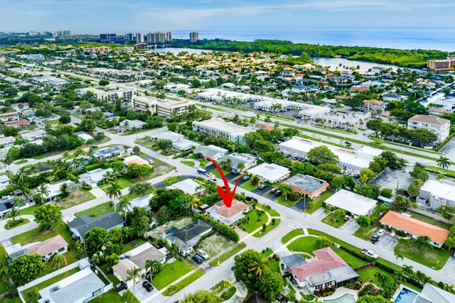 $935,000 | 499 Northeast 28th Road, Boca Raton, FL 33431