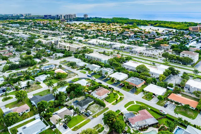 $935,000 | 499 Northeast 28th Road, Boca Raton, FL 33431