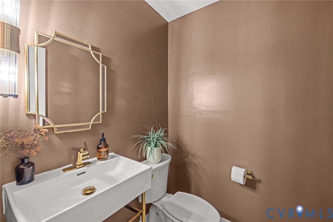 2531 Arrandell Road Midlothian, VA 23113 - Photo 25 of 51 Half Bathroom