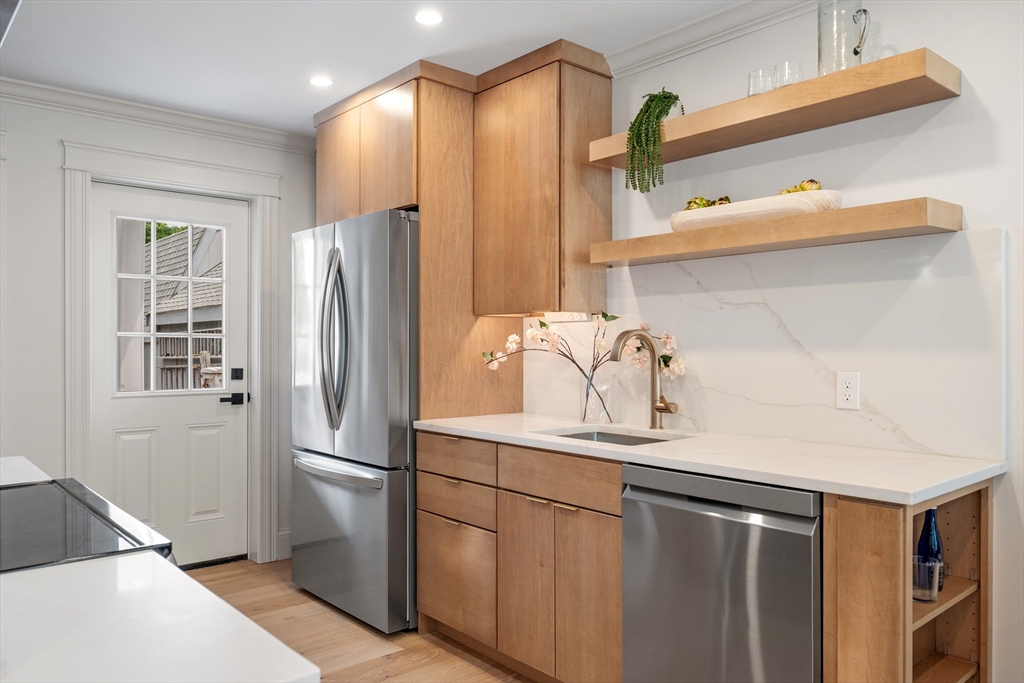 41 Hobart Street, Unit 2 Danvers, MA 01923 - Photo 7 of 42