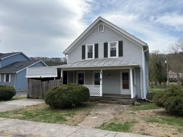 $89,950 | 508 Railroad Avenue, Iron Gate, VA 24422