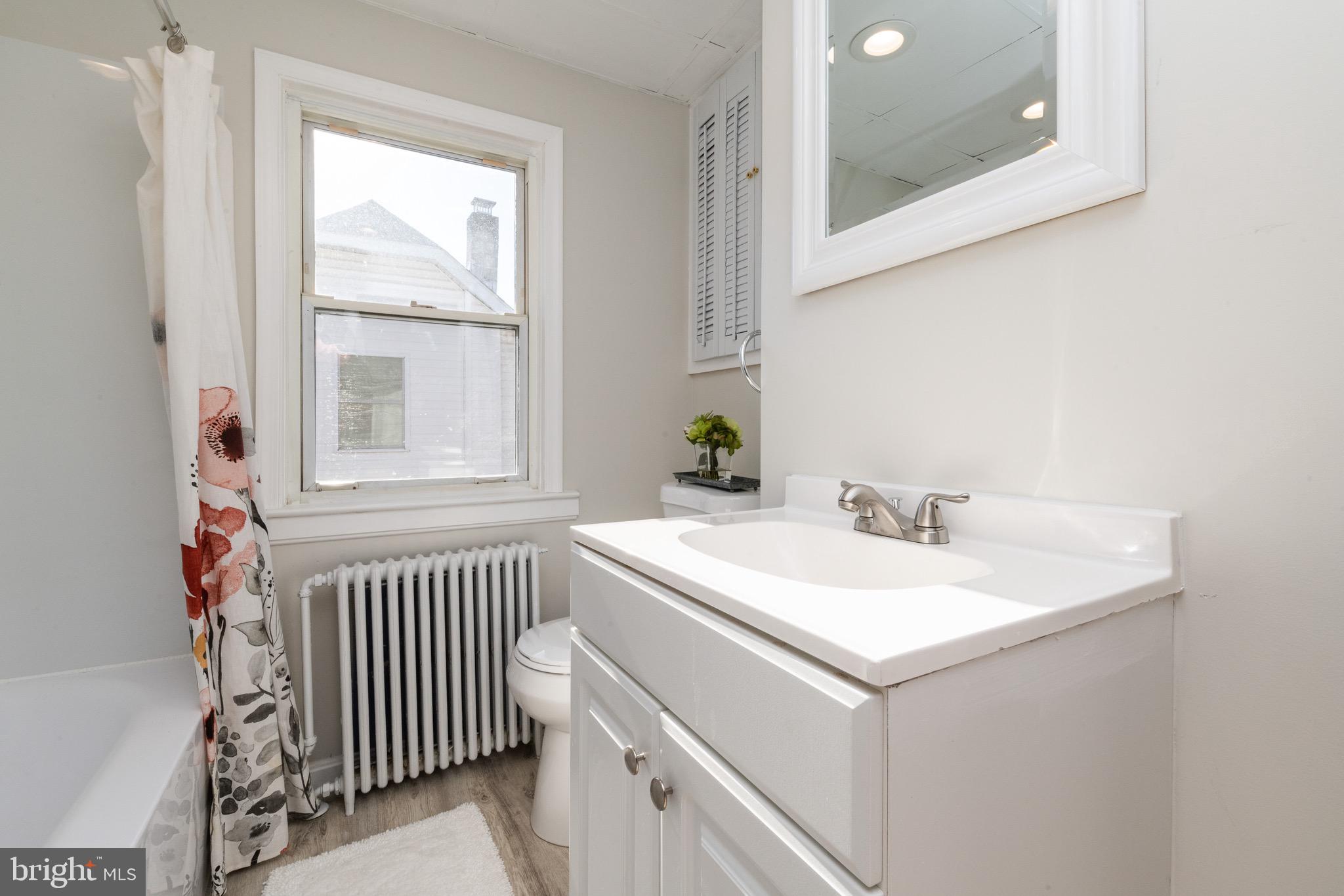 7812 Old Harford Road Baltimore, MD 21234 - Photo 20 of 35 Upper level full bath- recently renovated