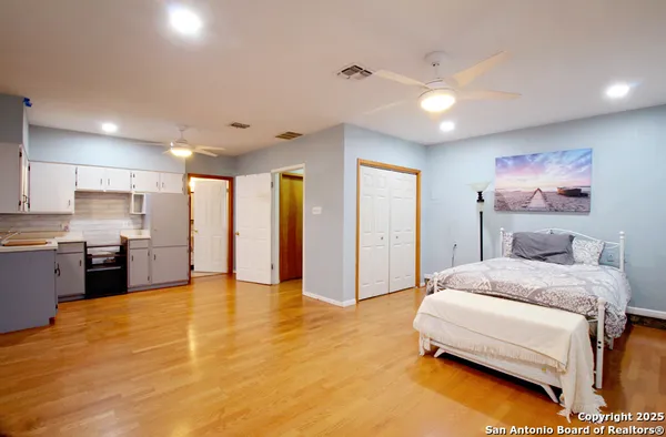 $2,500 | 113 Adobe Drive, Castle Hills, TX 78213