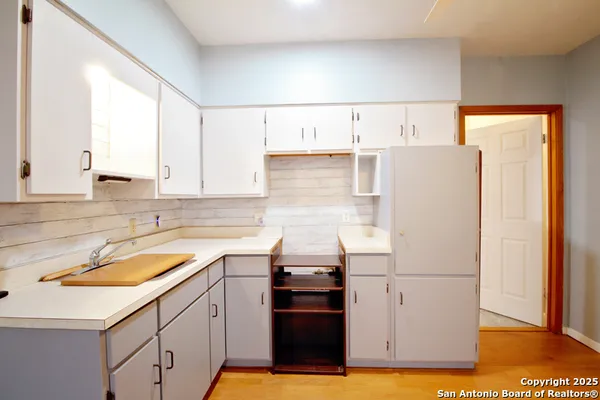 $2,500 | 113 Adobe Drive, Castle Hills, TX 78213