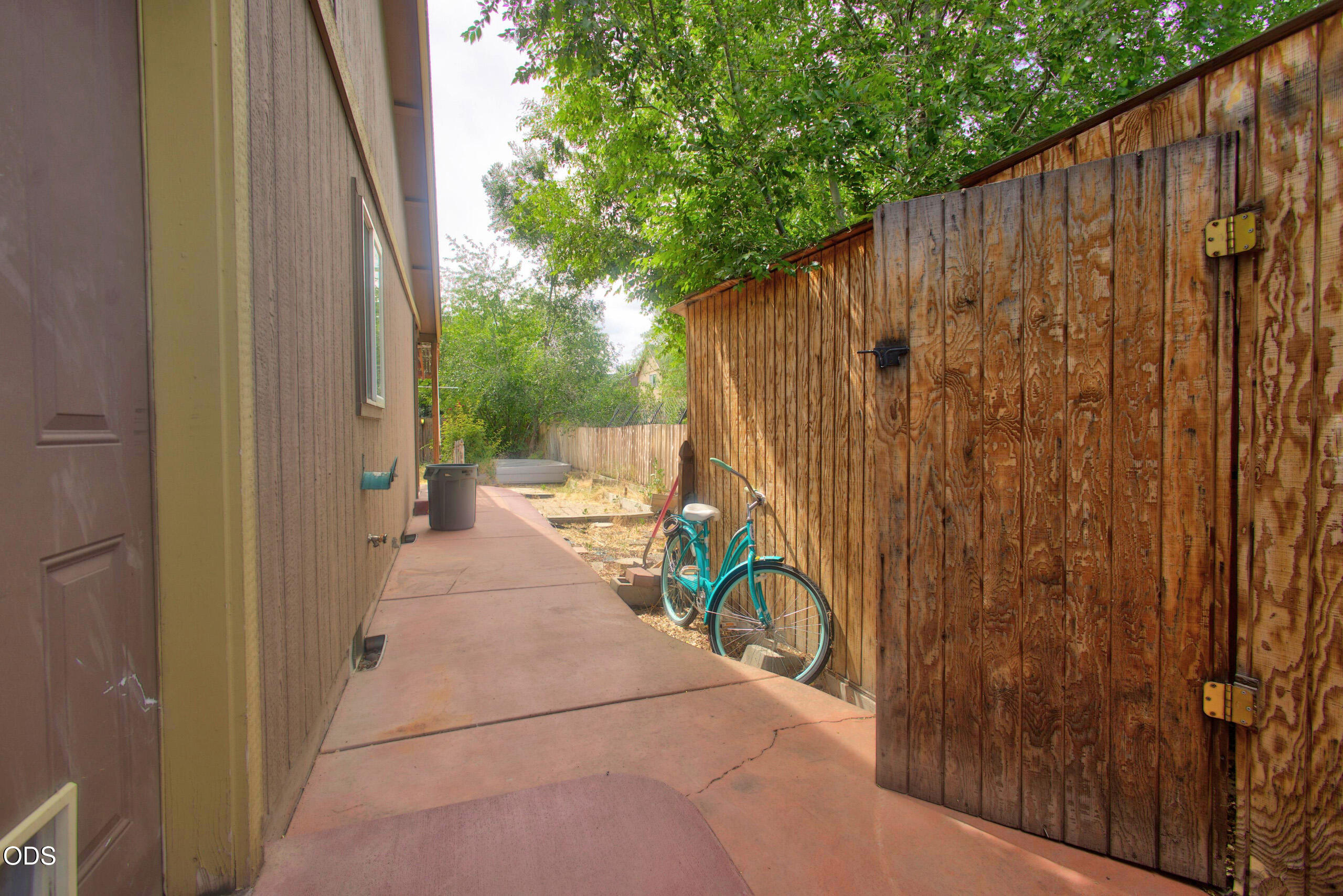 339 Southwest 29th Street Redmond, OR 97756 - Photo 24 of 34