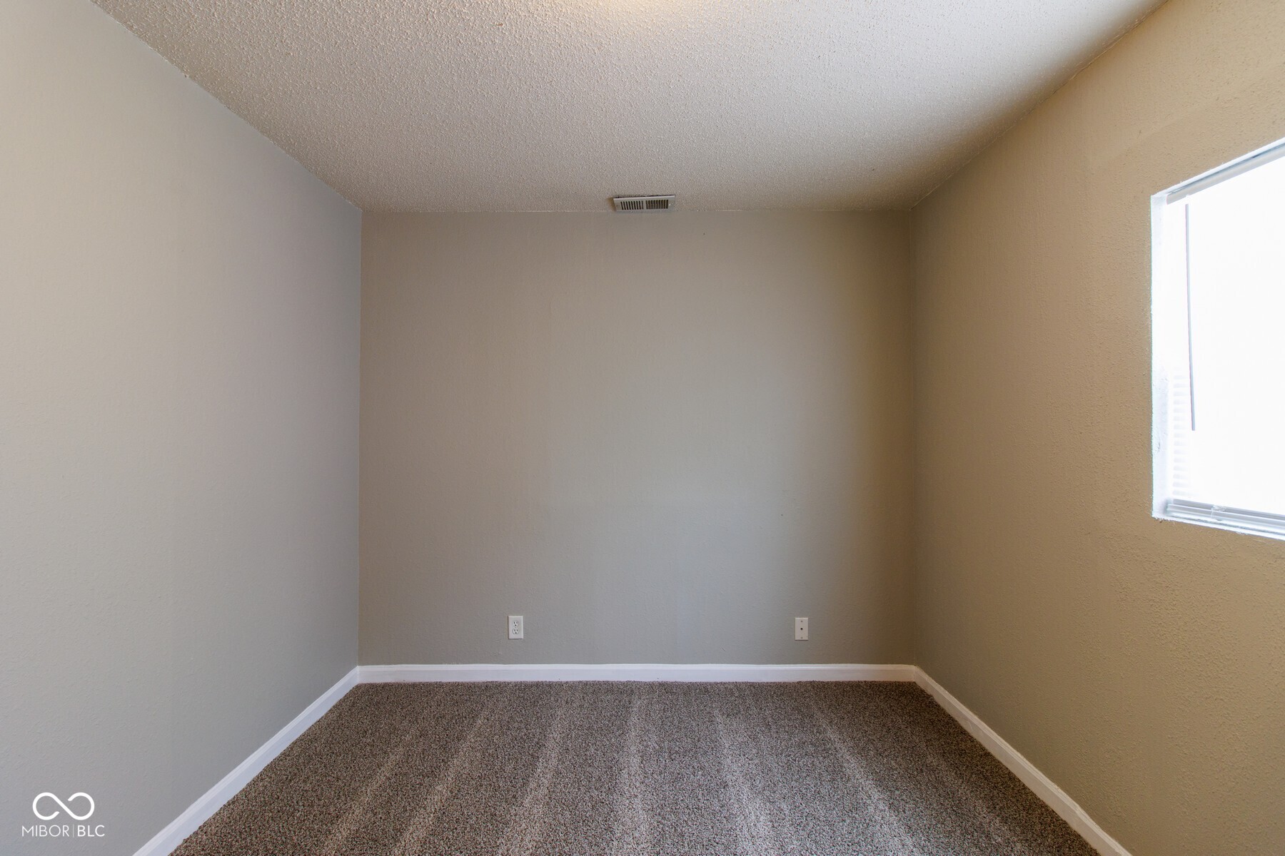 6213 Commodore Drive Indianapolis, IN 46219 - Photo 11 of 16