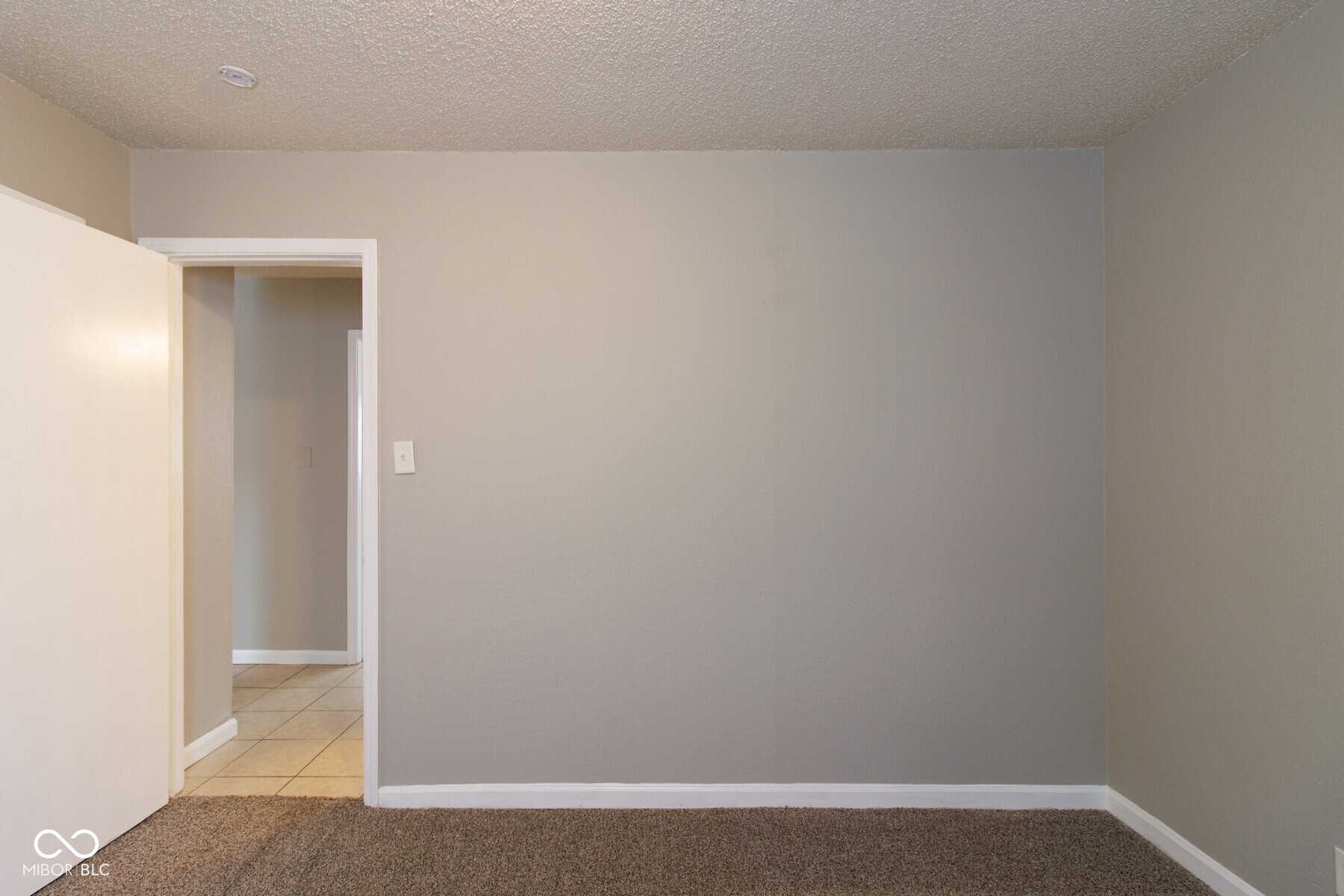 6213 Commodore Drive Indianapolis, IN 46219 - Photo 12 of 16