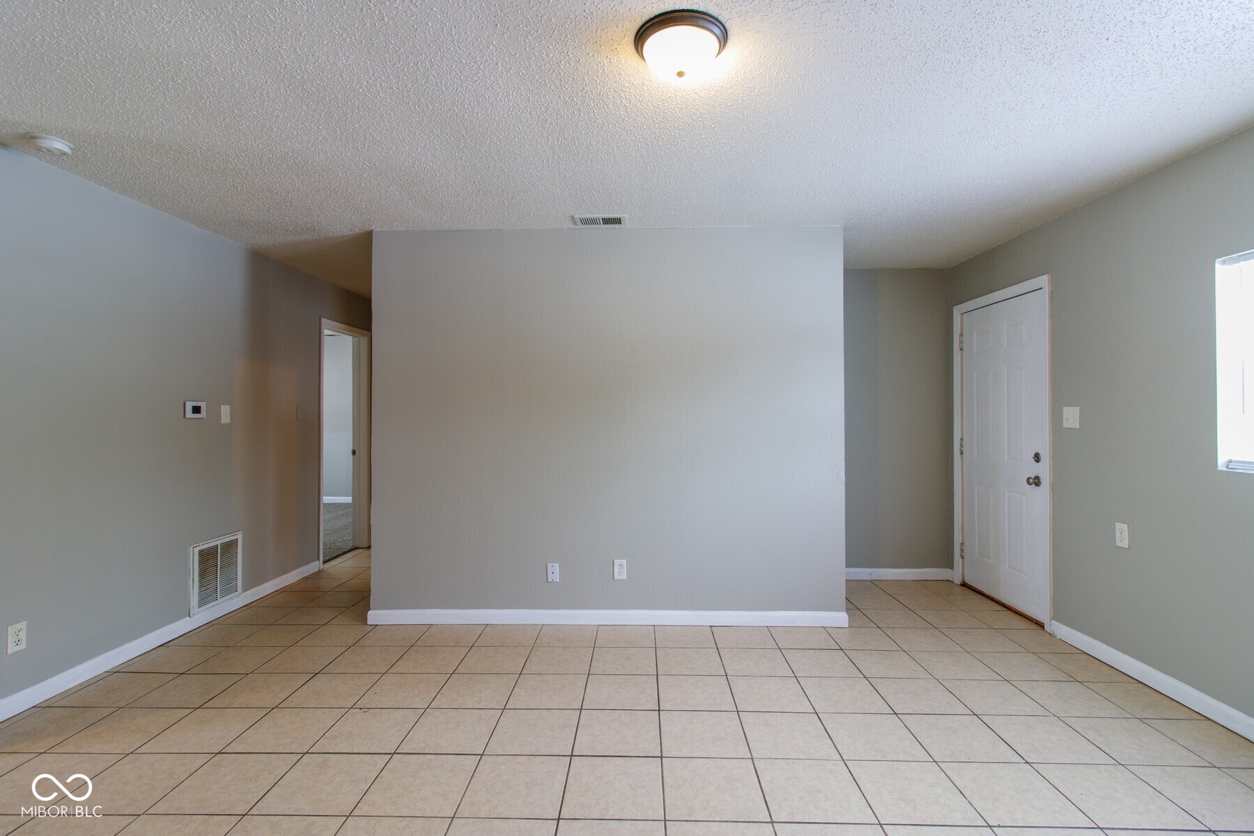 6213 Commodore Drive Indianapolis, IN 46219 - Photo 2 of 16