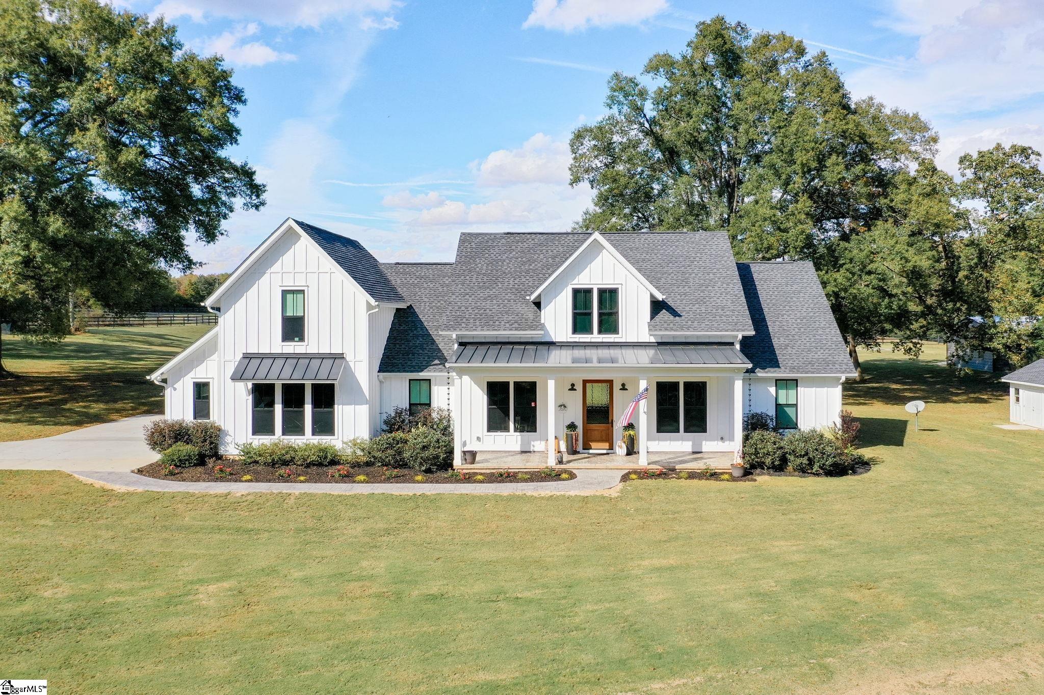 307 West Chapman Road Belton, SC 29627 - Photo 1 of 36