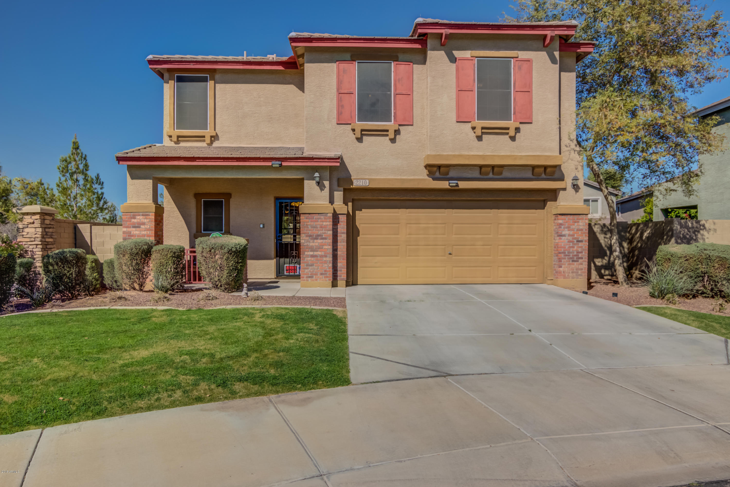 2210 East Fraktur Road Phoenix, AZ 85040 - Photo 2 of 28 Fraktur - 2210 (2)