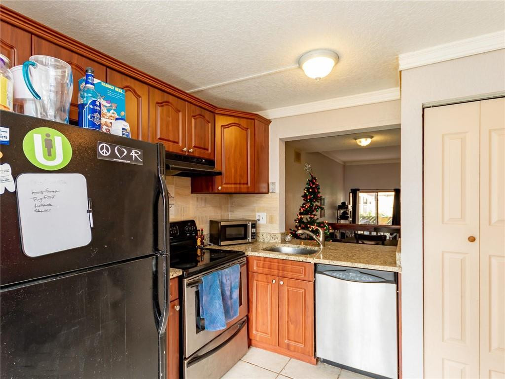 2572 Riverside Drive, Unit 413 Coral Springs, FL 33065 - Photo 12 of 36 Photo 12