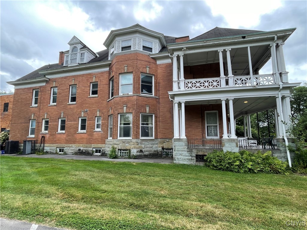 702 Danforth Street Syracuse, NY 13208 - Photo 1 of 32