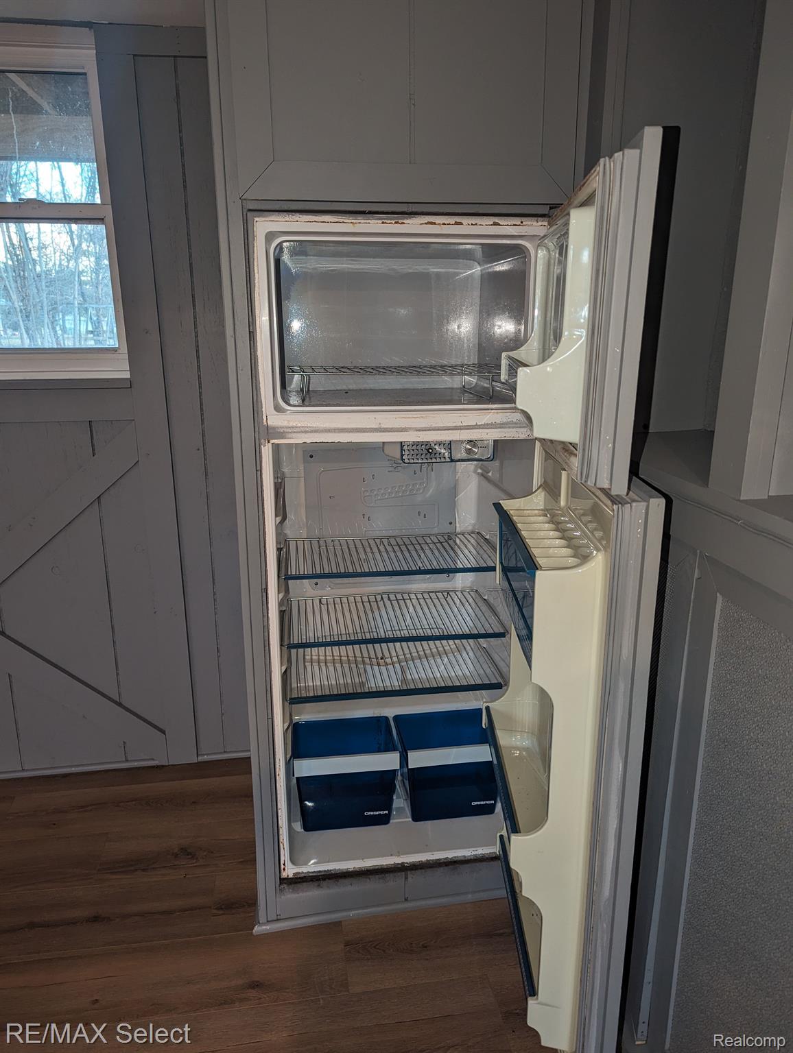 8199 Carpenter Road Flushing, MI 48433 - Photo 24 of 34 Built in refrigerator