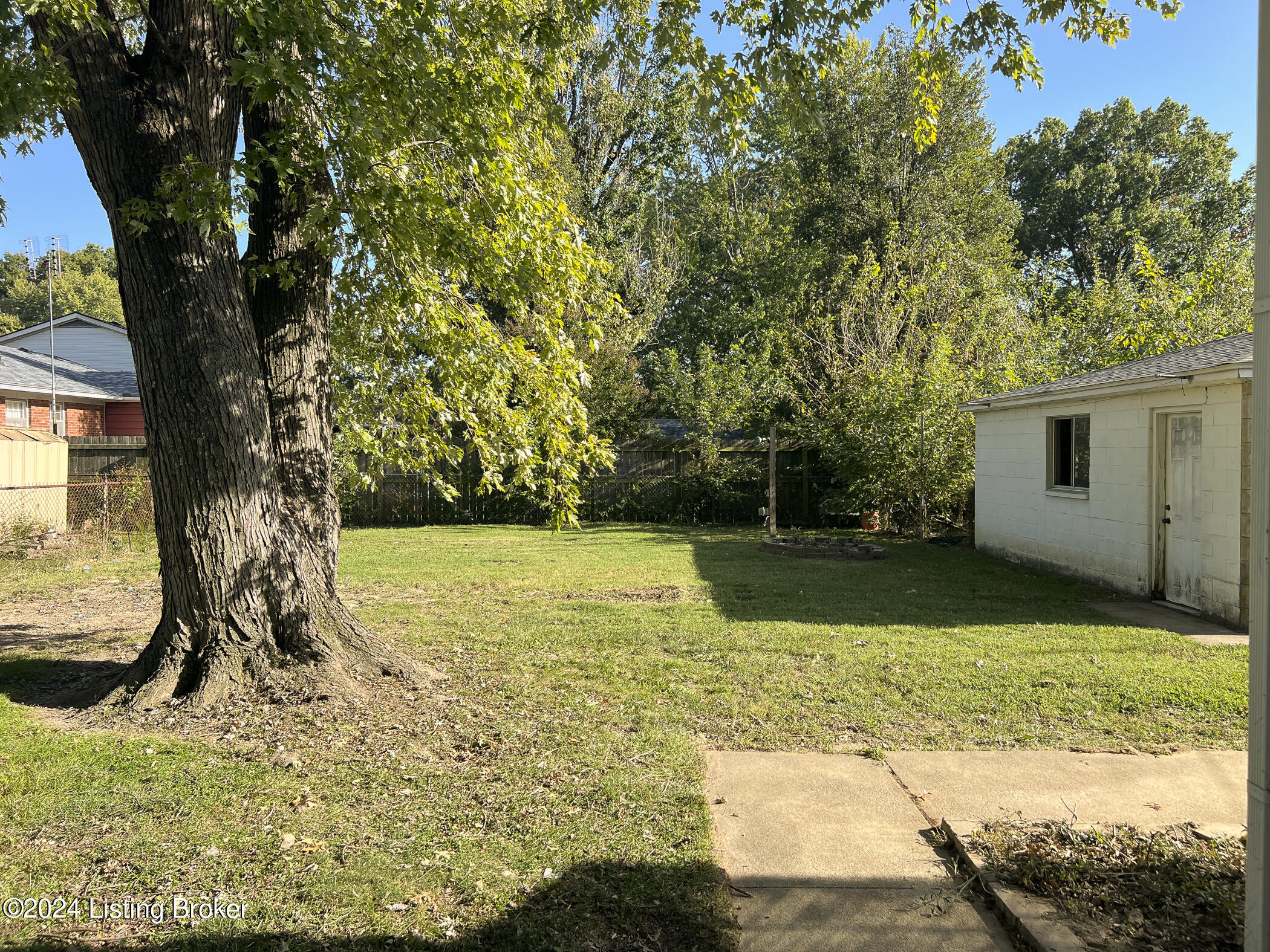 3608 Tarragon Road Louisville, KY 40219 - Photo 35 of 37 11