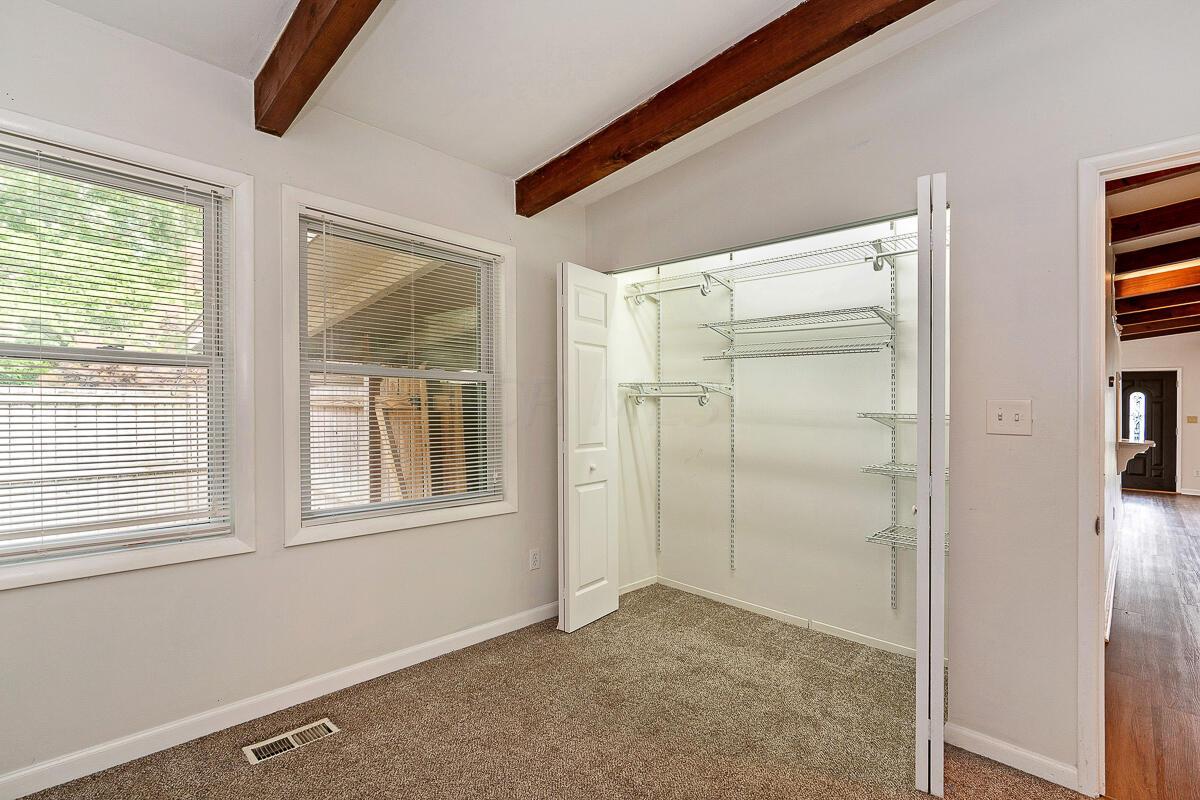 2432 Edgevale Road Columbus, OH 43221 - Photo 14 of 29